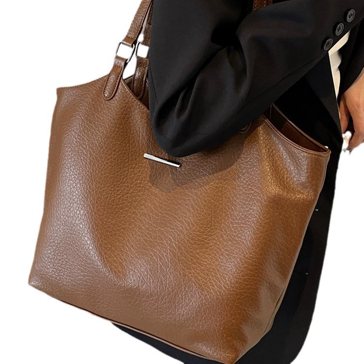 Capacious shoulder bag, universal one-shoulder bag, high-quality style