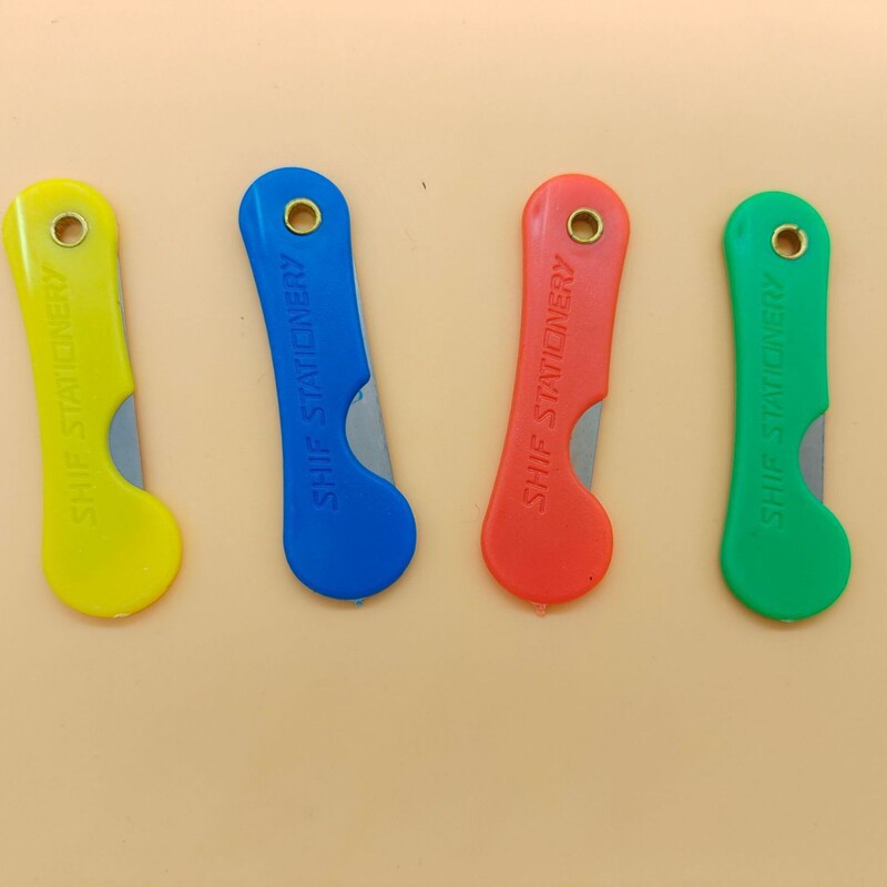 学生鉛筆削り折りたたみペーパーナイフエクスプレス開梱プラスチック小型ナイフプラスチックフィルムユーティリティナイフメーカー卸売|undefined