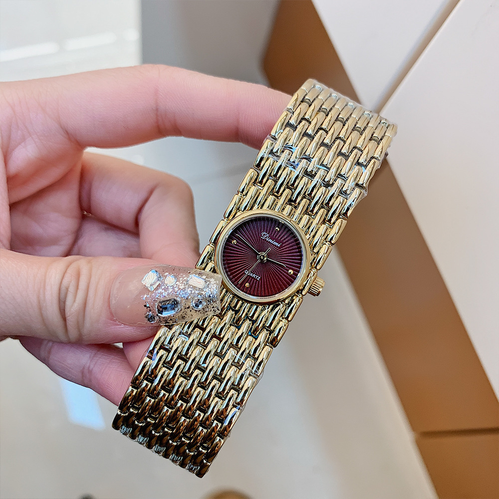 Dinimi Women's Watch Small Fragrance Style Medieval Rectangular Bracelet Style Steel Belt Waterproof Women's Watch Quartz Watch Wholesale