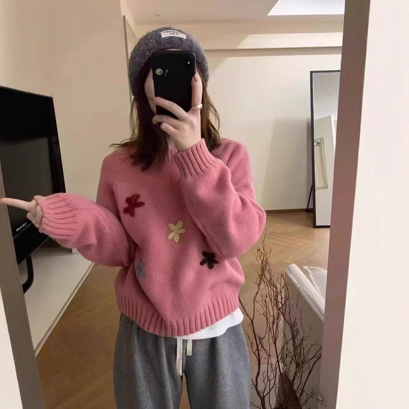 2025秋装新款女装花朵减龄外搭毛衣女韩系圆领秋装慵懒风针织上衣|undefined