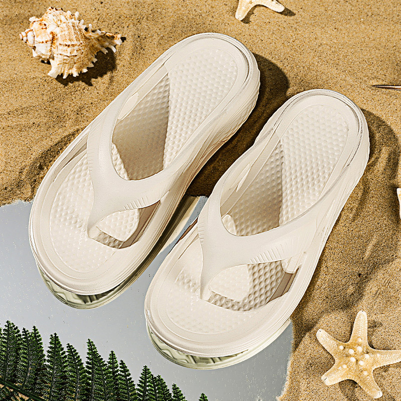 Primavera y verano nuevo estilo EVA zapatillas de hombre planas ligeras, simples y versátiles, chanclas de punta abierta transpirables de playa