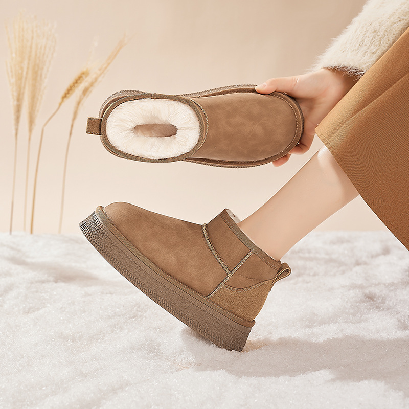 Botas de nieve de fondo grueso para mujeres 2025 nuevos zapatos de invierno perezosos con un pie de terciaria y pan de algodón grueso