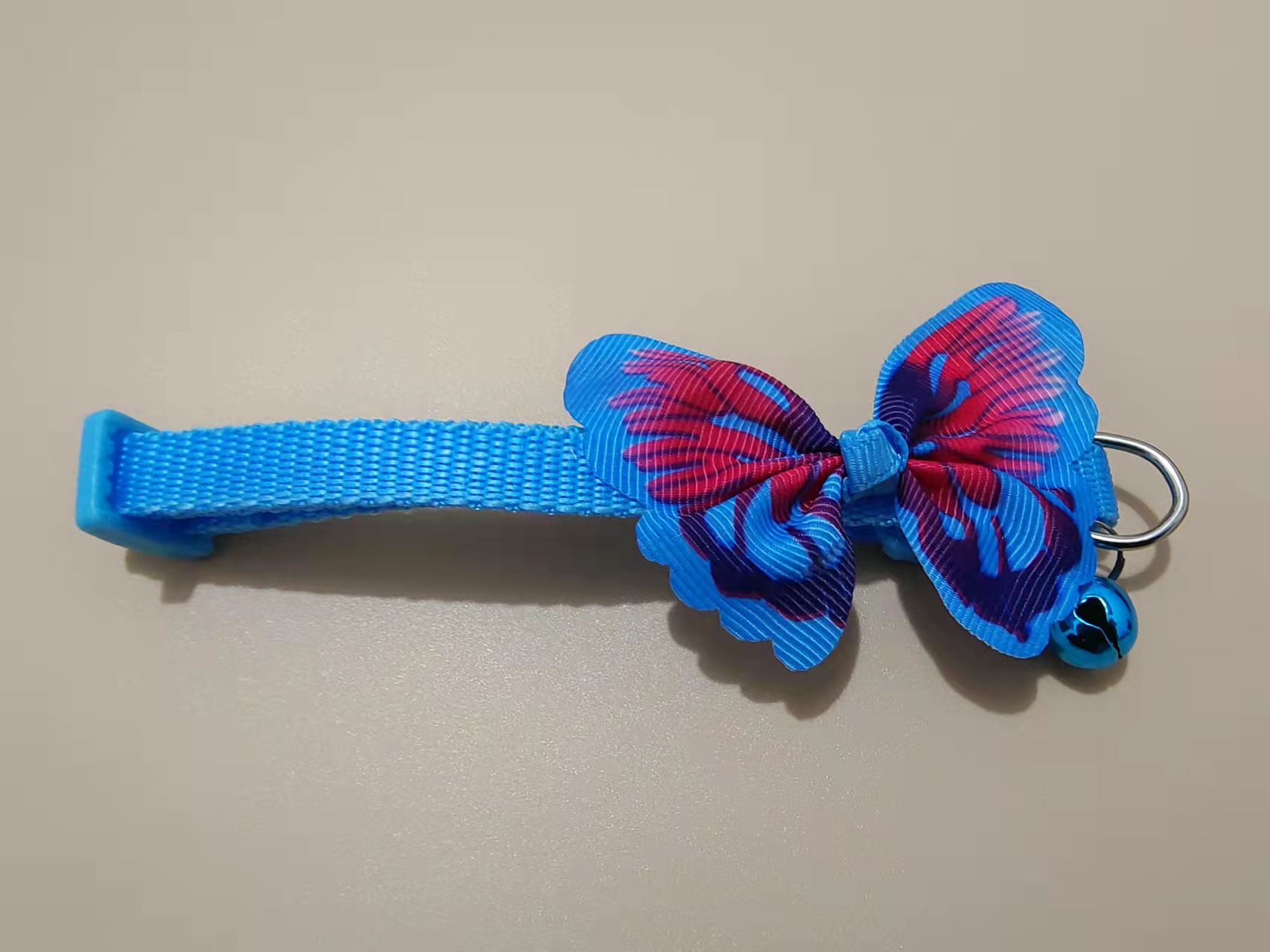 Fabricantes transfronterizos nuevas mascotas gatos arco gatos collar gatos adorables gatos generales