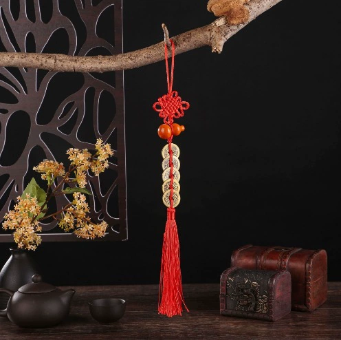 Wooden gourd with red edge
