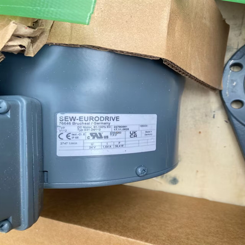 sew减速电机SA77/TDR2S132S8/2BE5/V全新原装正品进口