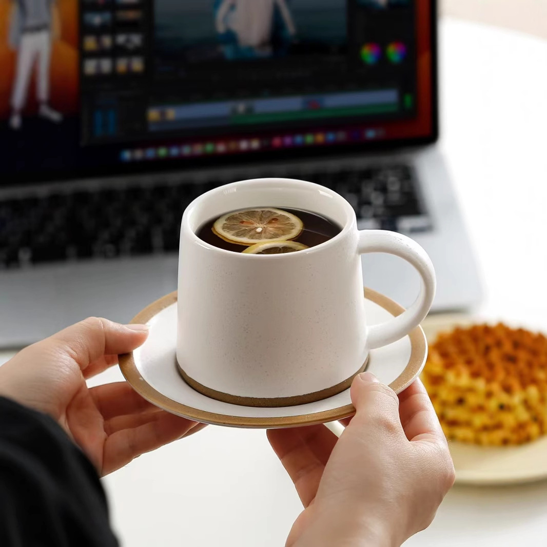 Luz de lujo retro simple taza de café de la tarde plato taza de oficina taza de café de alto valor de cara personalidad taza de cerámica