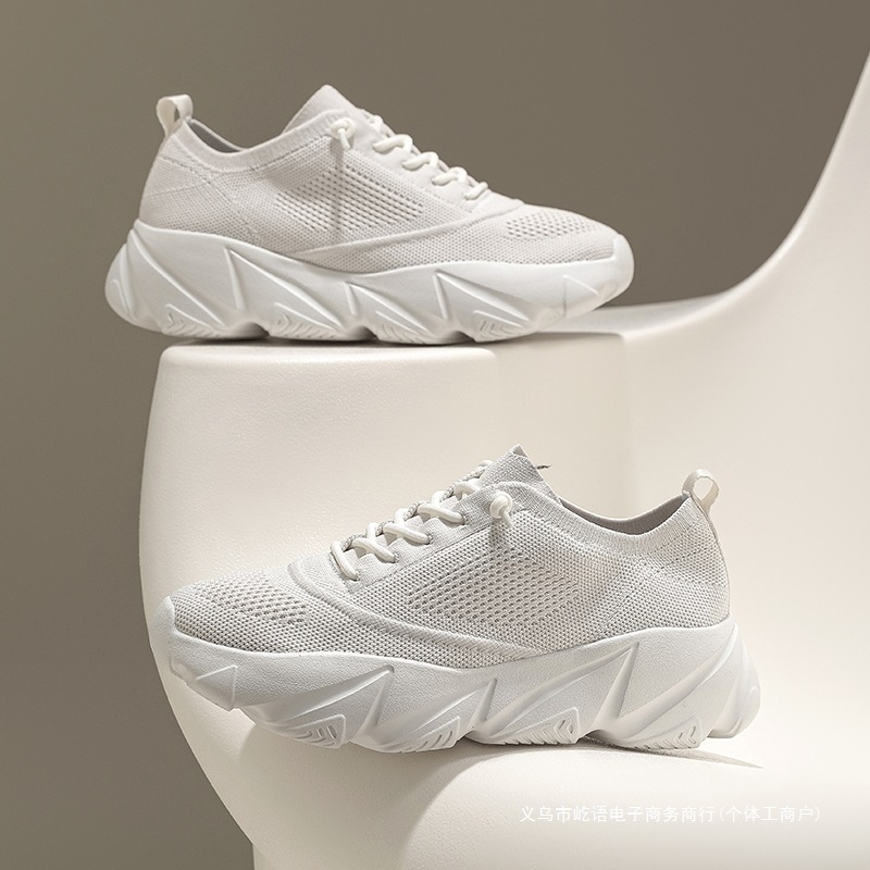 Universal classic low fashionable running sneakers for men and women