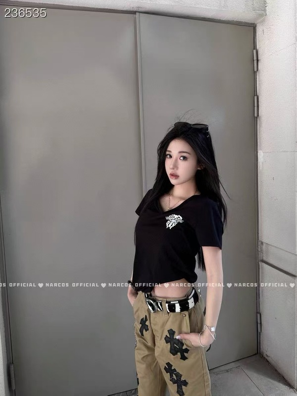 25克家夏季新款美式辣妹修身显瘦马蹄印花V领短袖T恤女款休闲百搭|undefined