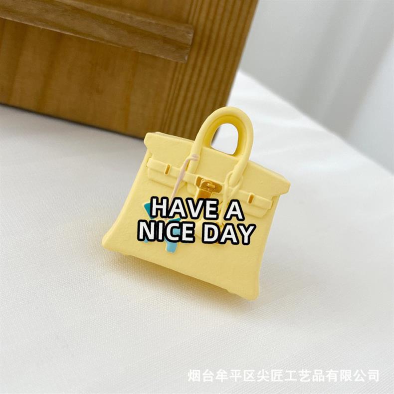 Popular car air freshener, realistic replica of trendy bags and shoes, car air vent decoration, diffuser stone, simple and high-end