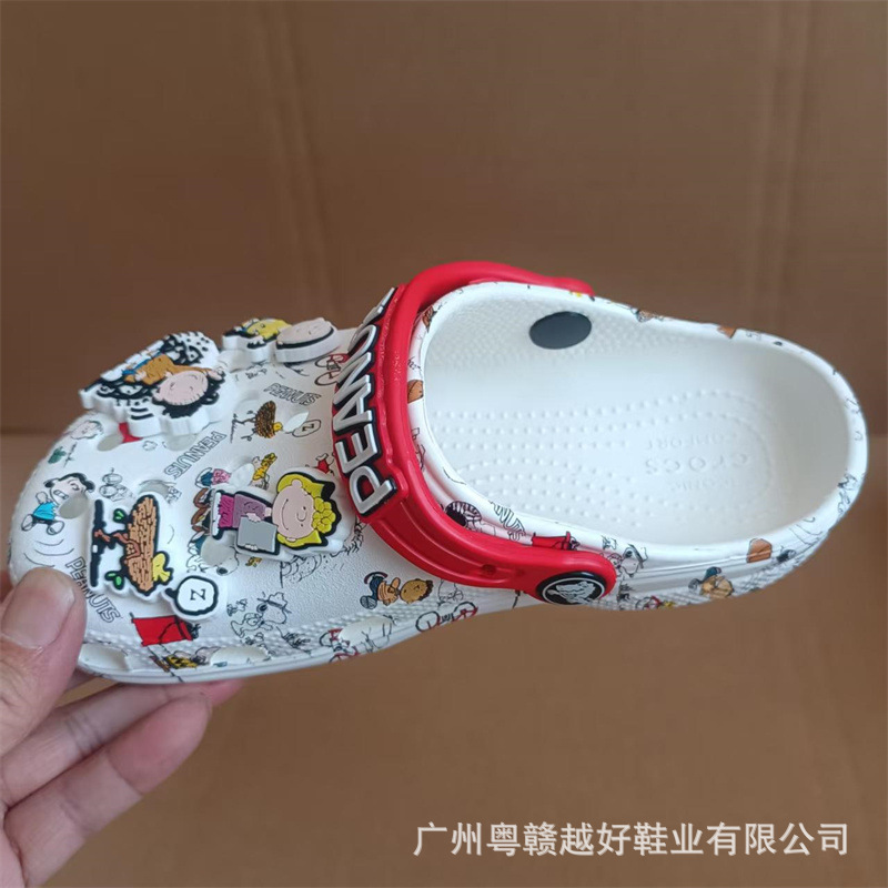 Cros Snoopy Croc Shoes for Boys and Girls Outdoor Baotou Cartoon Graffiti Parent-Child Sandals and Slippers Manufacturer 208629 Cros Snoopy Croc Shoes for Boys and Girls Outdoor Baotou Cartoon Graffiti Parent-Child Sandals and Slippers Manufacturer 208629