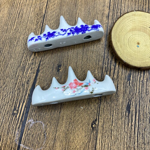 Jingdezhen ceramic pen holder plum blossom brush pen mountain pen holder Wuzhishan pen holder pen fork practice four treasures of study wholesale