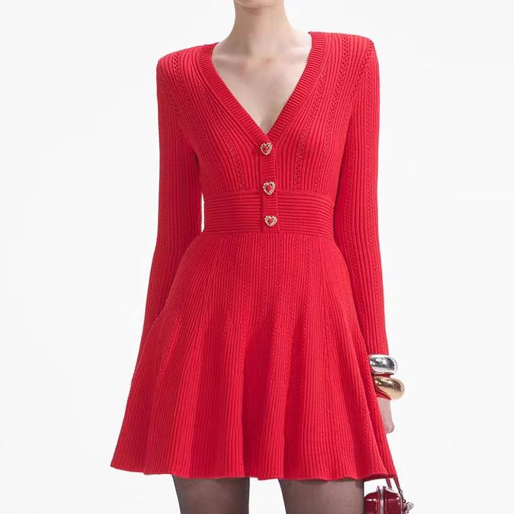 Vêtements pour femmes automne et hiver nouvelle robe rouge à col en V tempérament slim bouton d'amour jupe tricotée jupe courte en ligne A_voghion.com