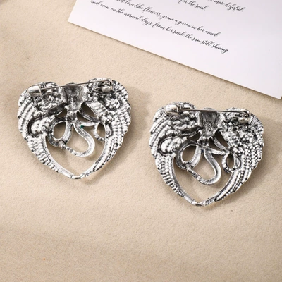 Distressed Octopus Wing Brooch: Yaxa sancaqları