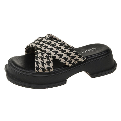  New Cross Braided Thick Soled Roman Sandals for Women Retro Square Toe Fashion Outerwear Straight Beach Shoes for Women