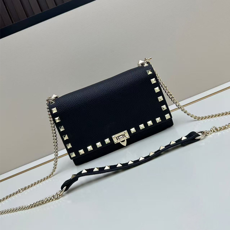 Valentino Garavani Rockstud Leather Crossbody Bag European and American Women's Bag Chain Small Square Bag Rivet Shoulder Bag Valentino Garavani Rockstud Leather Crossbody Bag European and American Women's Bag Chain Small Square Bag Rivet Shoulder Bag