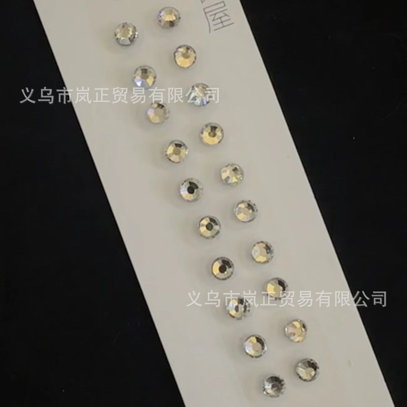 マッサージは透明な耳を貼ってツボの圧力を貼って耳の穴を貼って金珠の銀の玉のバラの金の真珠の白の100を貼ります/