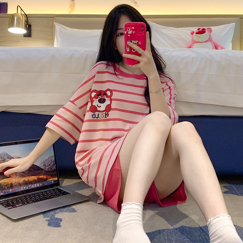 줄무늬 딸기 곰