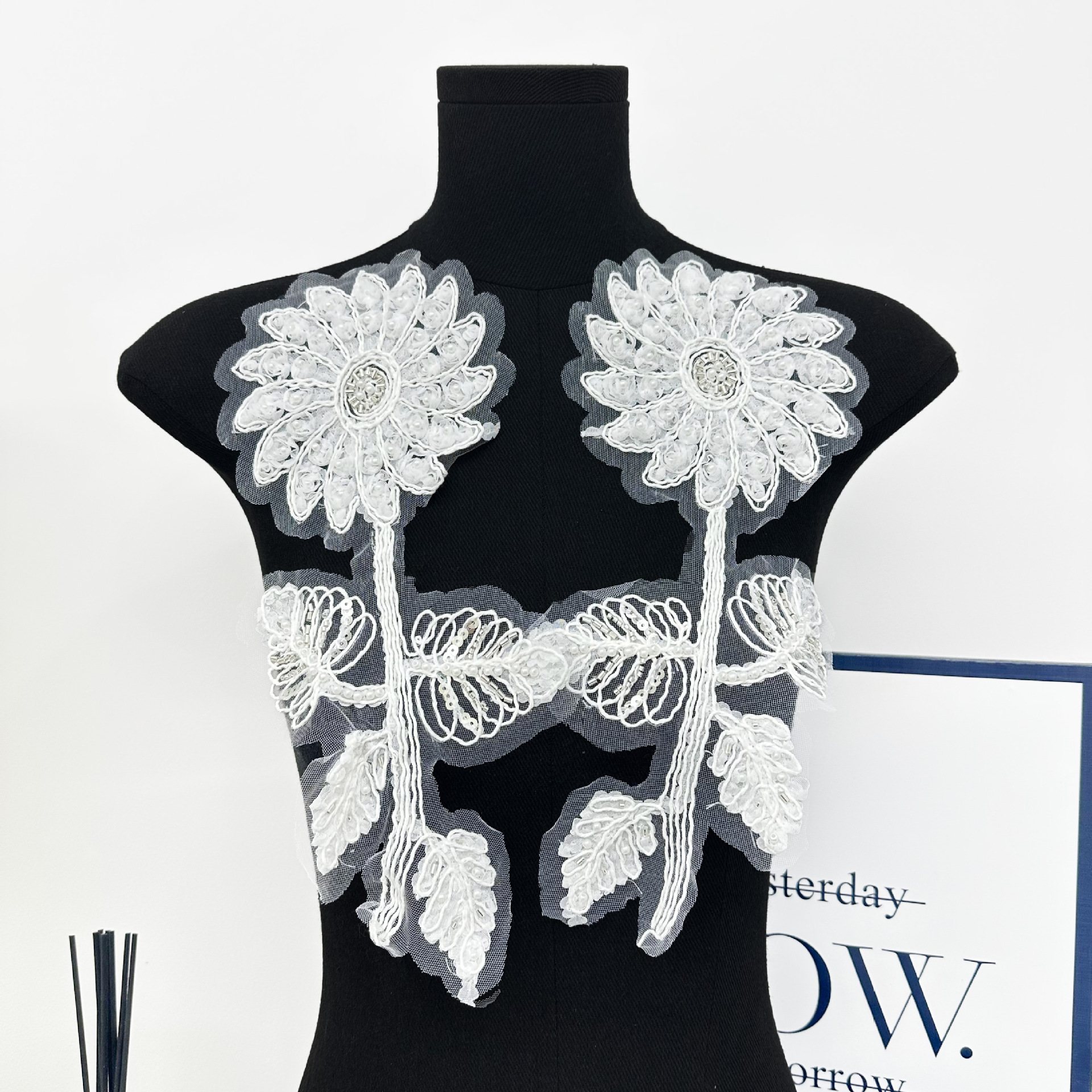Vestido de boda cheongsam accesorios de decoración hechos a mano perlas flor parches de ropa de alta gama accesorios DIY 2026 nuevos al por mayor