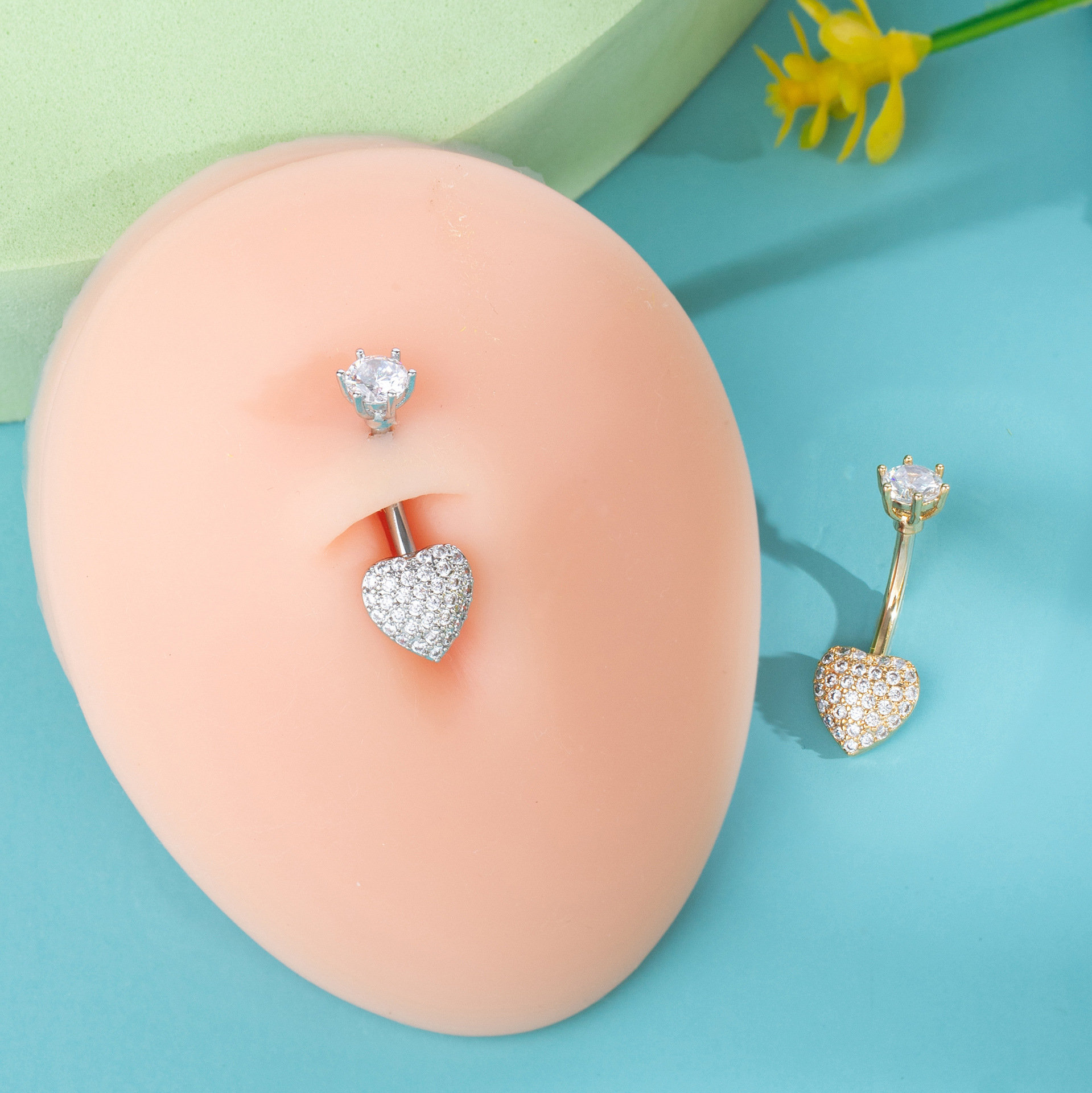 Piercing do pupíku srdce a koruna se zirkonem 3a_voghion.com