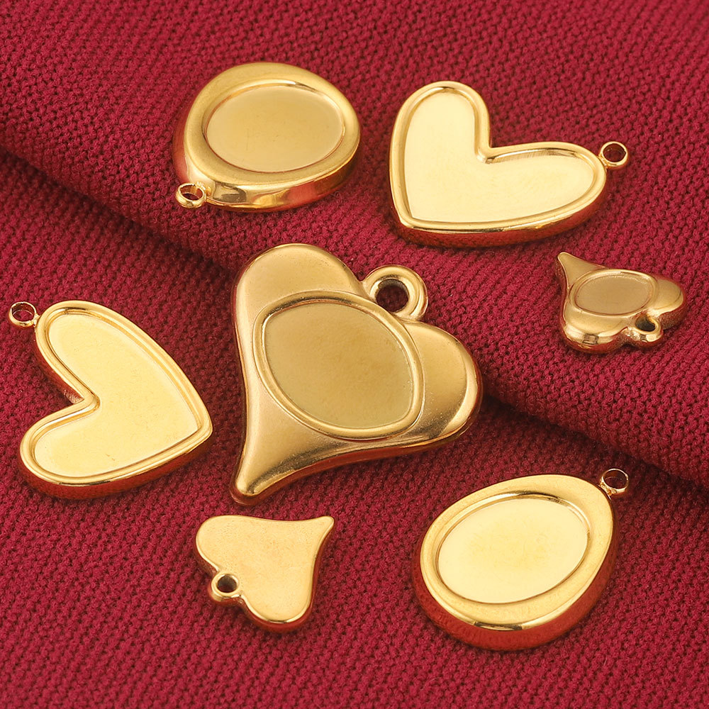 All Seasons Season 1 Piece 304 Stainless Steel PVD Coated Real Gold Plated Heart Shape Pendant Charms