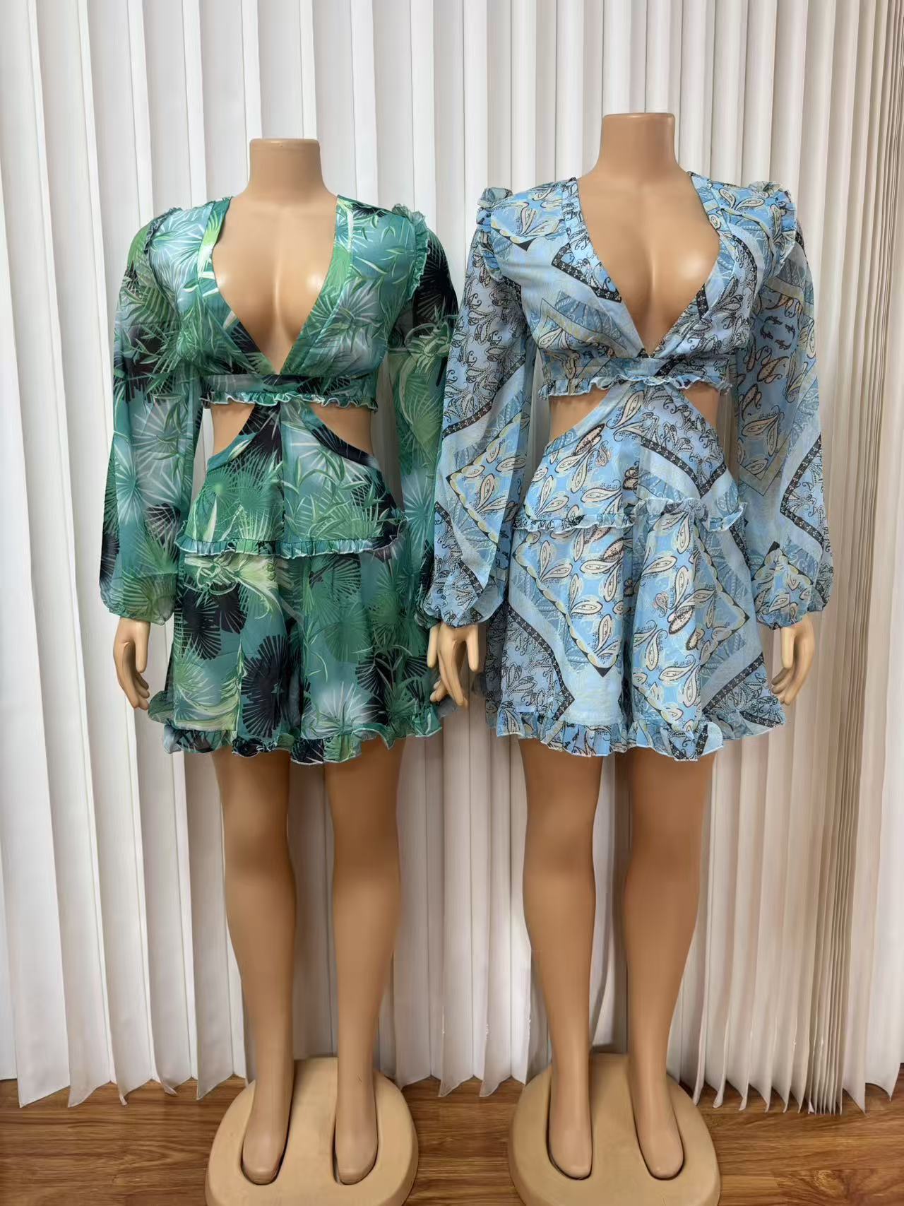 Macacão feminino boho com decote v profundo e ajuste em cordão_voghion.com