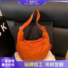 跨境简约大容量斜挎包女包2025新款学生小挎包单肩布包小众饺子包