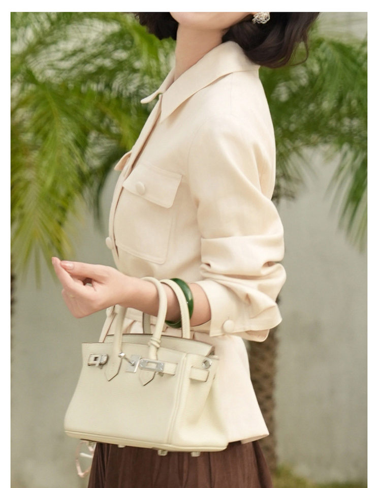 Áo khoác ngắn nữ pha Tencel và linen cổ polo tay dài chiết eo tôn dáng — Màu be chi tiết 13