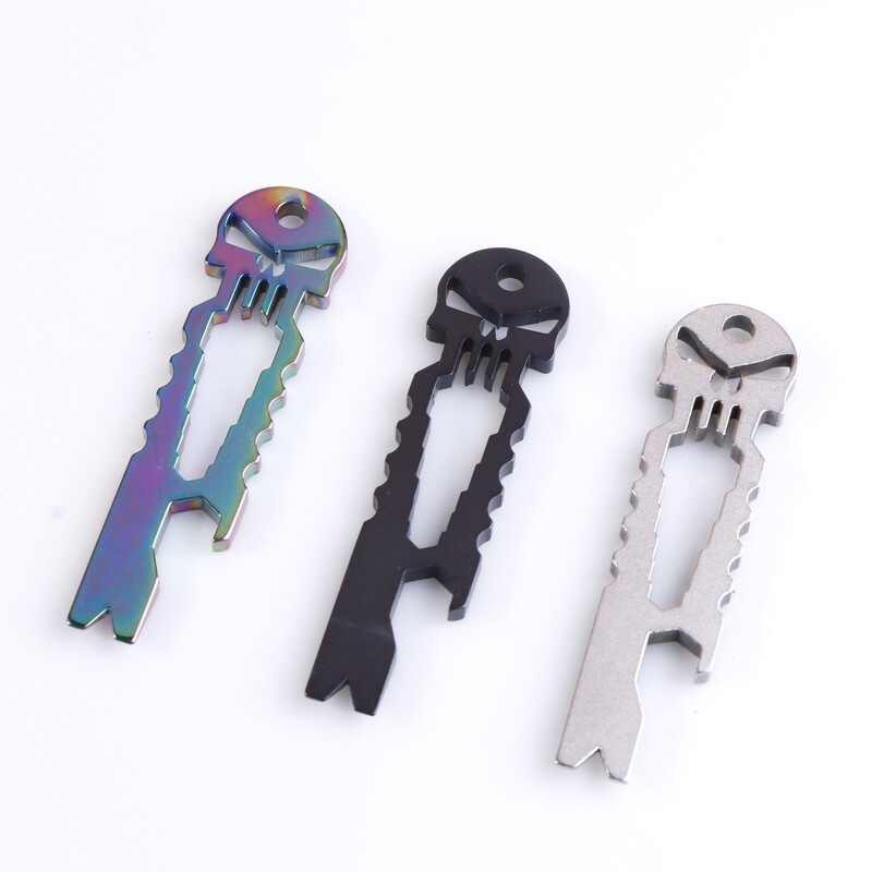 Cross-Border Outdoor Stainless Steel Tactical Edc Portable Flap Pocket Pants Multi-Functional Tool Skull Keychain Screwdriver Small Crowbar