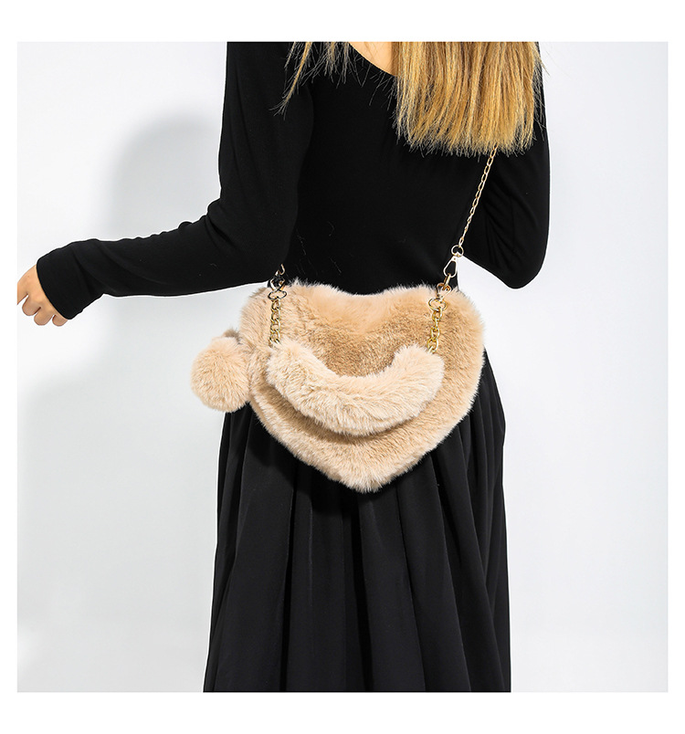 Peach Heart Handbag, Cute Plush Ball Shoulder Bag, Personalized And Niche Women's Solid Color Temperament, Heart Shaped Plush Diagonal Straddle Bag_voghion.com