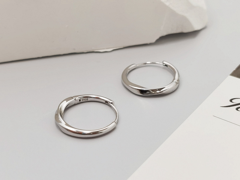 EH602020实心扭线形耳扣