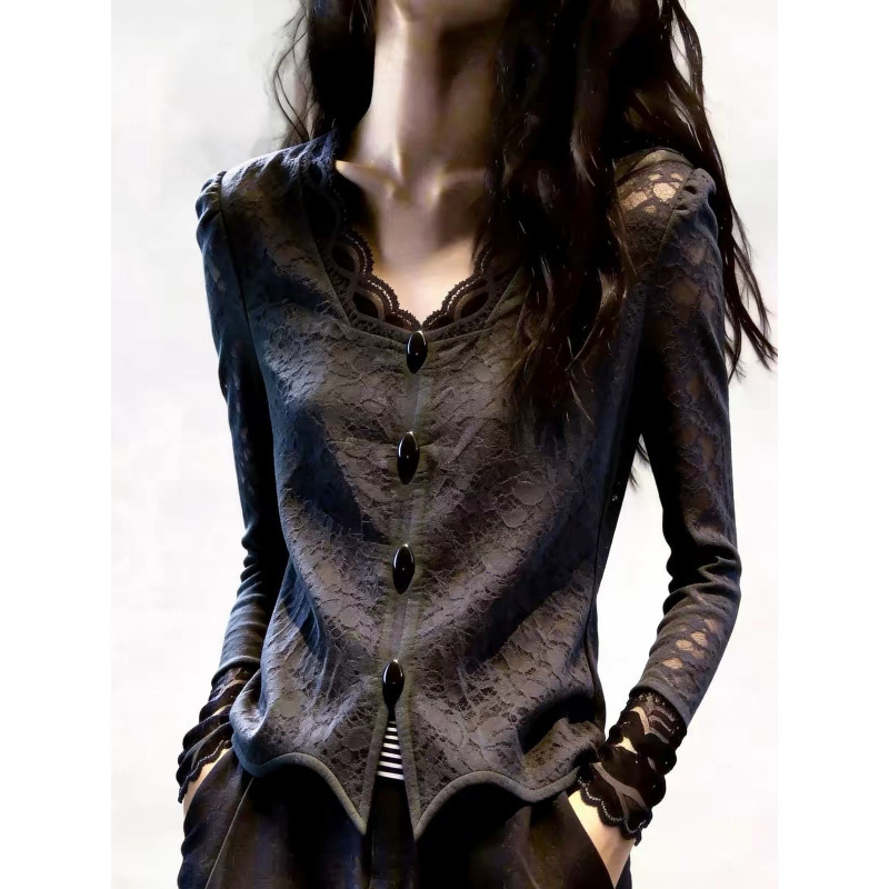 Relaxed-fit gray lace top, 2026 autumn collection, women's clothing, elegant, simple, sophisticated, and stylish for work Relaxed-fit gray lace top, 2026 autumn collection, women's clothing, elegant, simple, sophisticated, and stylish for work