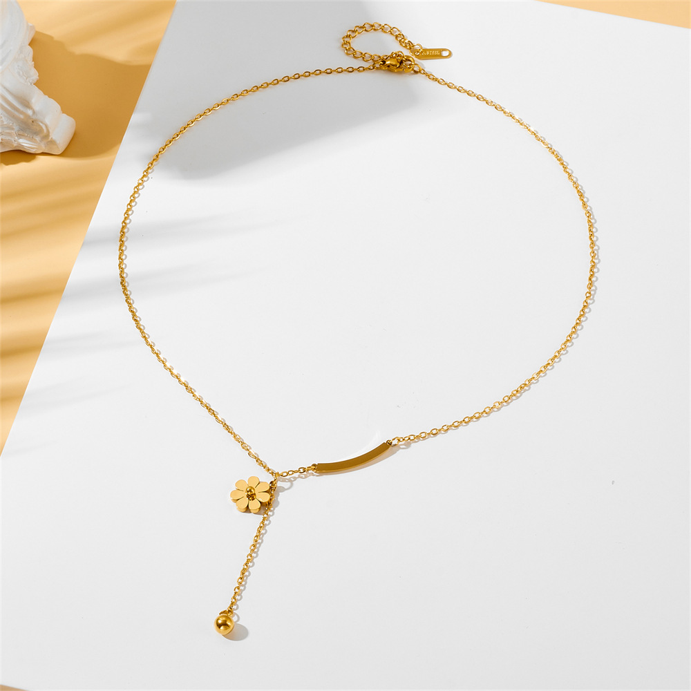 19g Weight Titanium Steel Pendant Material Necklace Classification Titanium Steel Chain Material cable chain Chain Type 1 Piece Quantity Daily Occasion Titanium Steel Material Flower Pattern Women's Gender Sweet Style Wholesale Jewelry Sweet Flower Titanium Steel Necklace 19