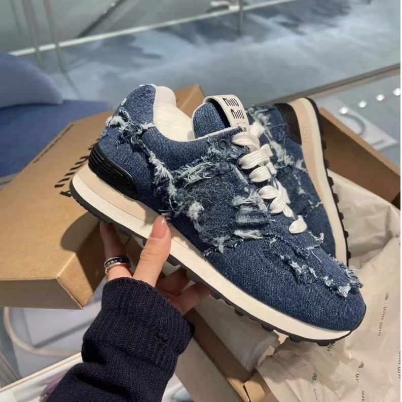 miu co-branded white sneakers for women, 2026 autumn and winter new model, letter N frayed canvas casual white shoes for women miu co-branded white sneakers for women, 2026 autumn and winter new model, letter N frayed canvas casual white shoes for women