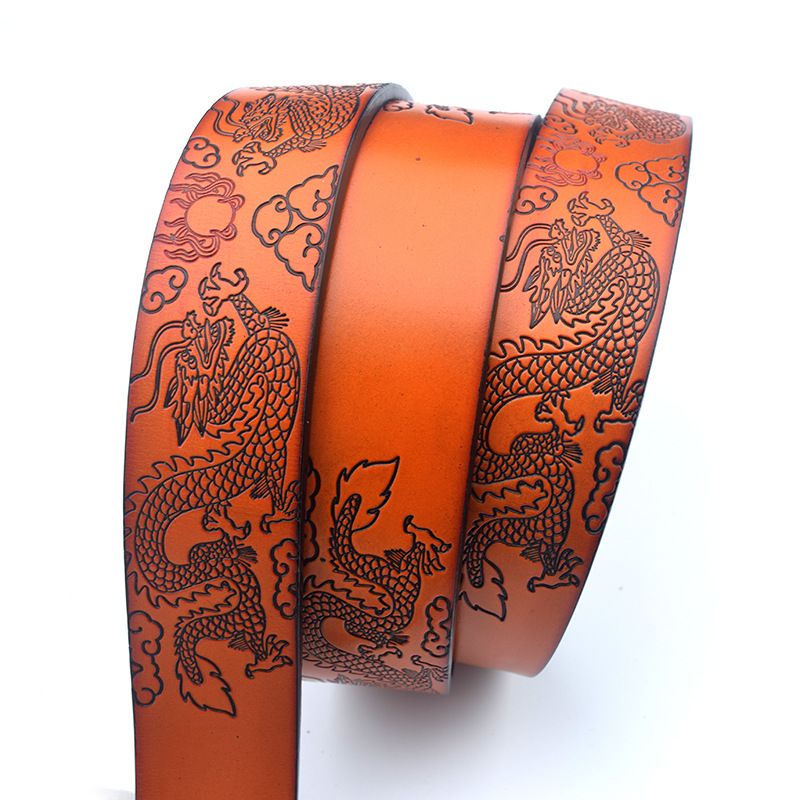 男性の高級本革ベルトはレトロなエンボス二階の牛革を持っています。