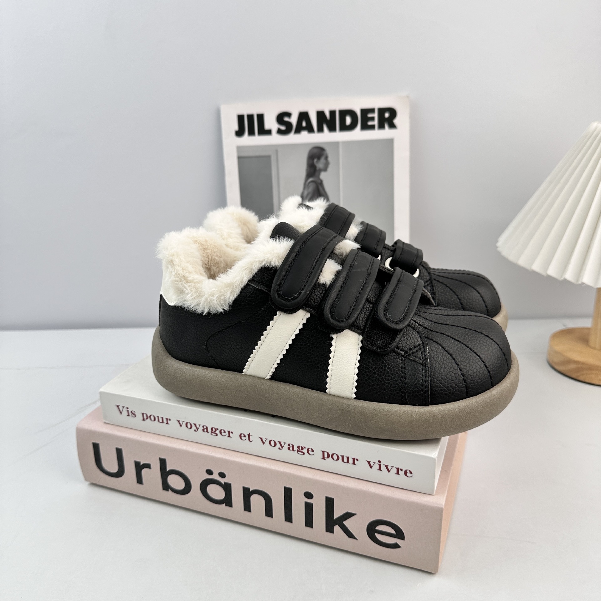 Yuanbo 2025 zapatos de invierno de mujer con zapatos de lana cálida de algodón de nicho zapatos de lana para mostrar los pies pequeños zapatos de entrenamiento para el cabello