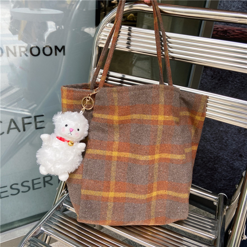 0981 Simple ins checkered woolen single-shoulder bag, hand-held cloth bag, student large-capacity shopping bag, laid-back style women's bag undefined