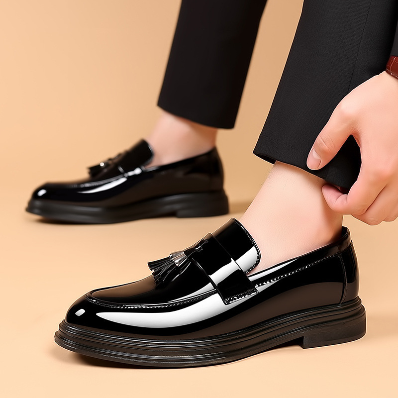 Leather shoes men's autumn business formal wear plus size casual soft bottom black men's wedding bridegroom shoes Leather shoes men's autumn business formal wear plus size casual soft bottom black men's wedding bridegroom shoes