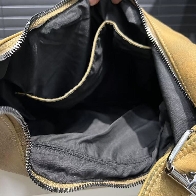 国境を越えて女性のファッションY2Kギャルが古い機関車のバッグを作っている大容量のレトロな多ポケットのバッグ|undefined