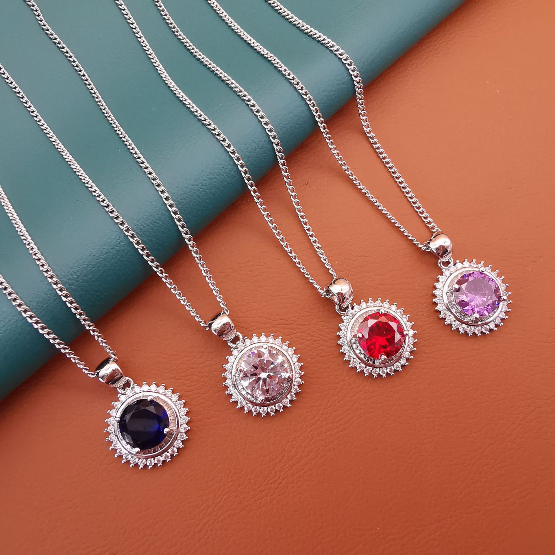 Necklace with zircon