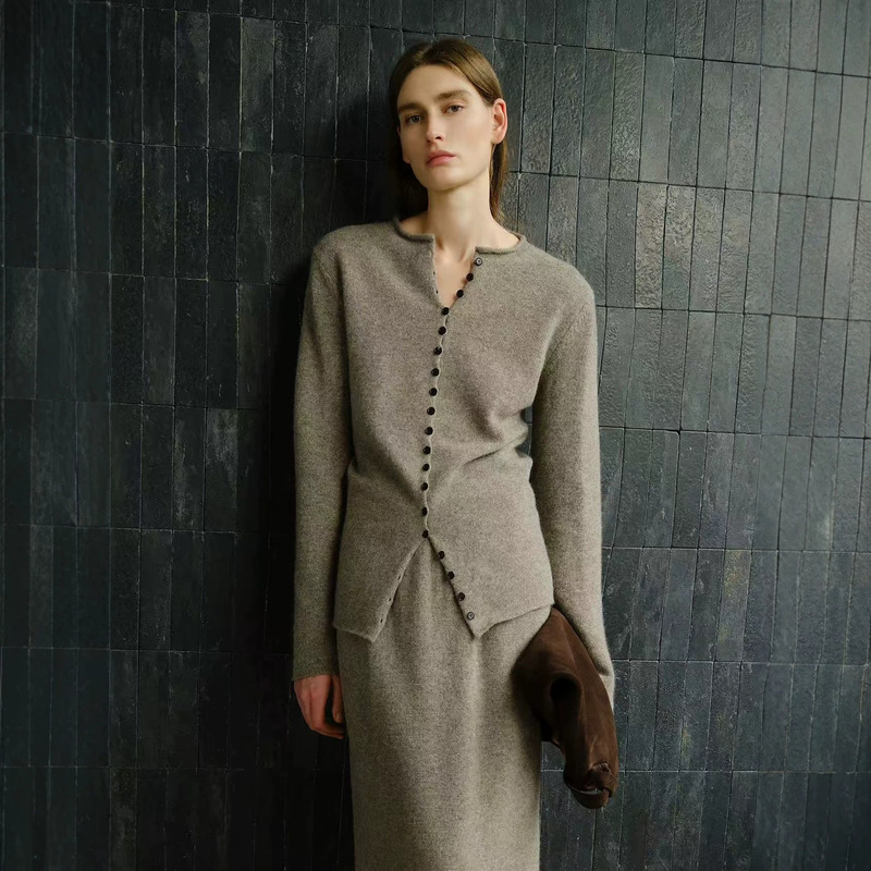 JOC 100% Merino Wool Gentle Style Simple Autumn/Winter Buttoned Knit Cardigan Top for Layering