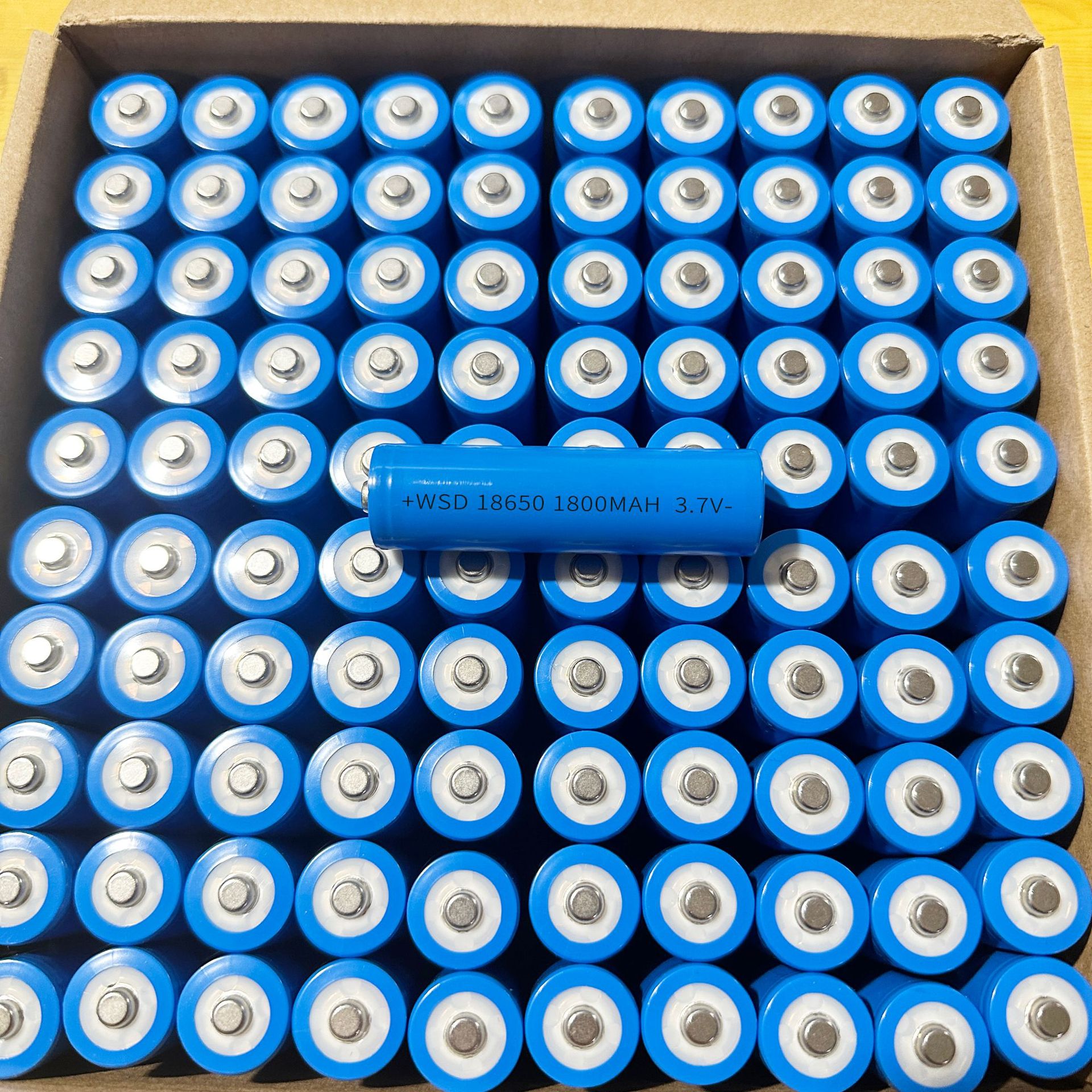 스프레이 코드가있는 1800MAH 팁