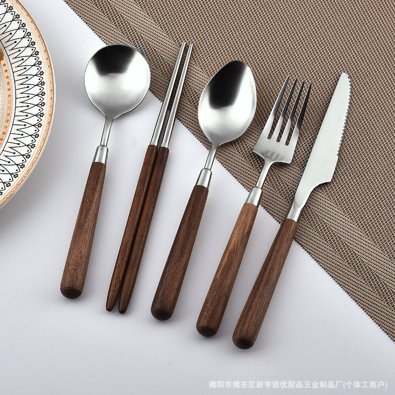 Набор столовых приборов из нержавеющей стали 304 с ручками из орехового дерева, матовый, в западном стиле, для дома, отелей и ресторанов, включающий ножи, вилки и ложки.