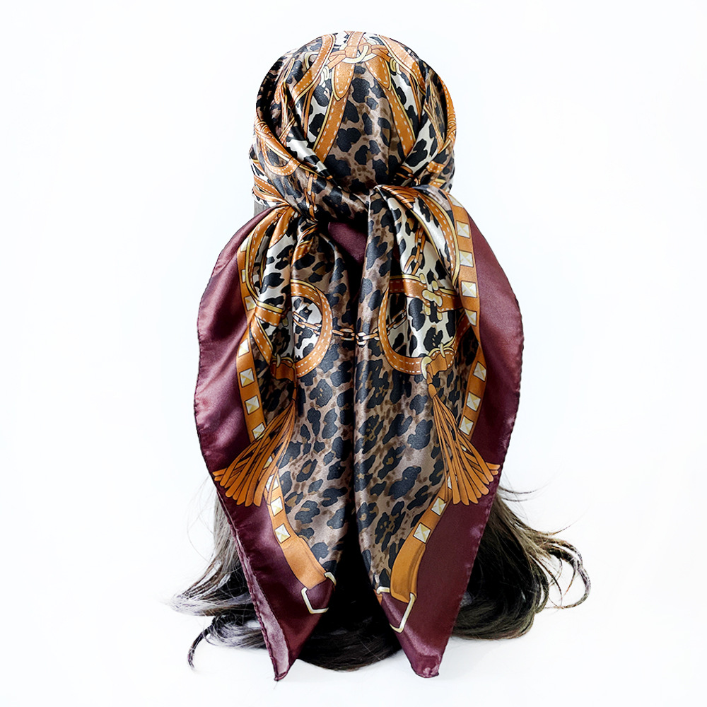 Damen Satin Kopftuch Mit Leopardenmuster Im Quadratischen Design_voghion.com