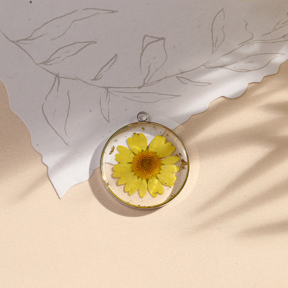 100g Weight Pendant Jewelry Making Type Diameter 30mm Jewelry Making Size DIY Jewelry Accessories Classification 10 PCS/Package Quantity Alloy, Copper Material Flower Pattern Epoxy Design Casual, Simple Style Style 10 PCS/Package Diameter 30mm Alloy Copper Flower Pendant 15
