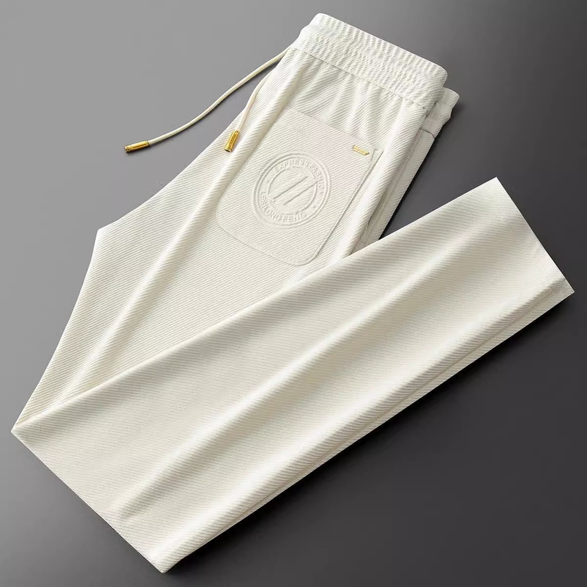 High-Quality Flap Pocket Pants Embossed Thin Sweatpants for Men in Spring and Autum, Slim-Fitting Feet, Embroidered Classy Casual Sports Pants