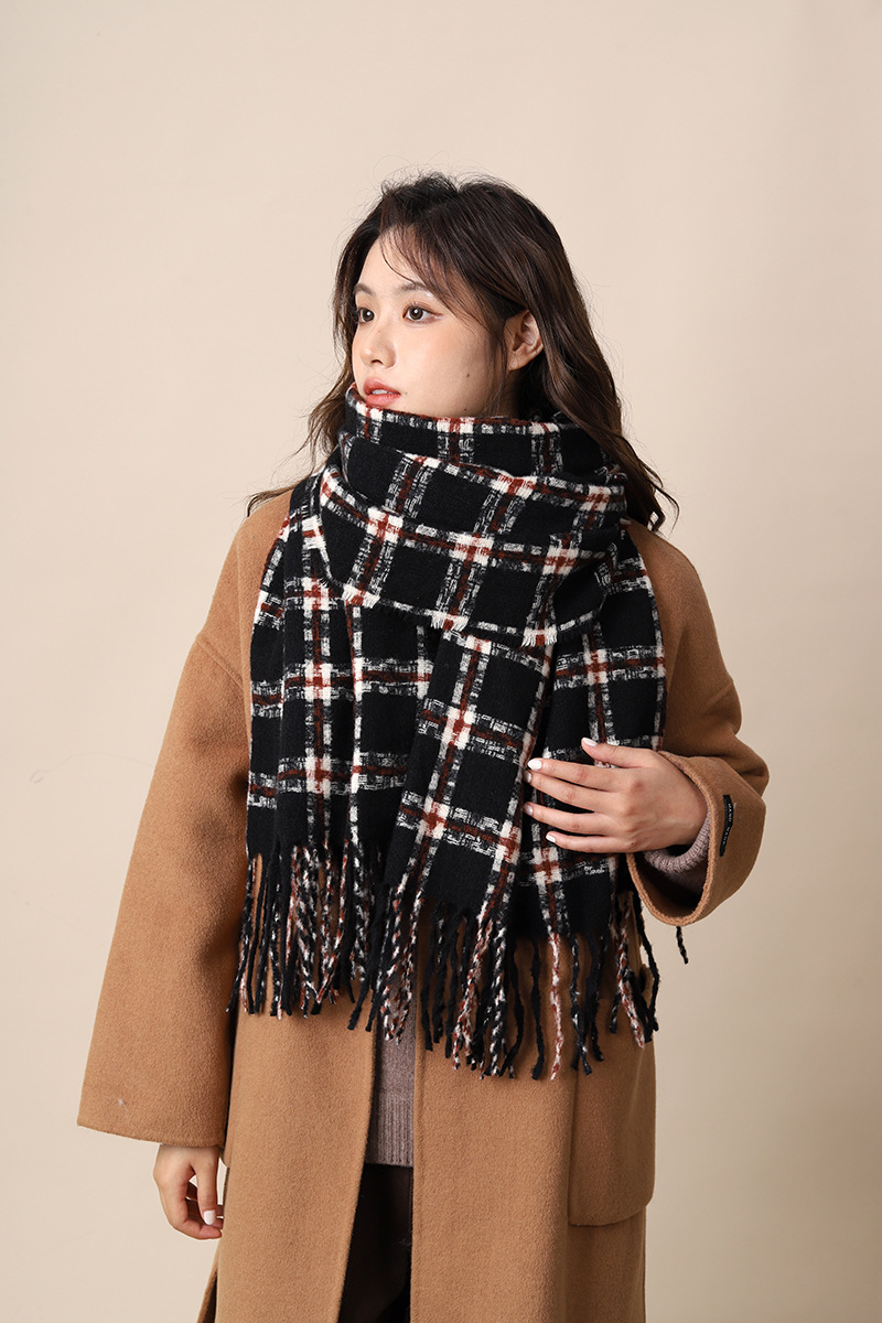 White Deer's gentle beige checkered cashmere scarf women, suitable keeping warm in autumn winter, versatile_voghion.com