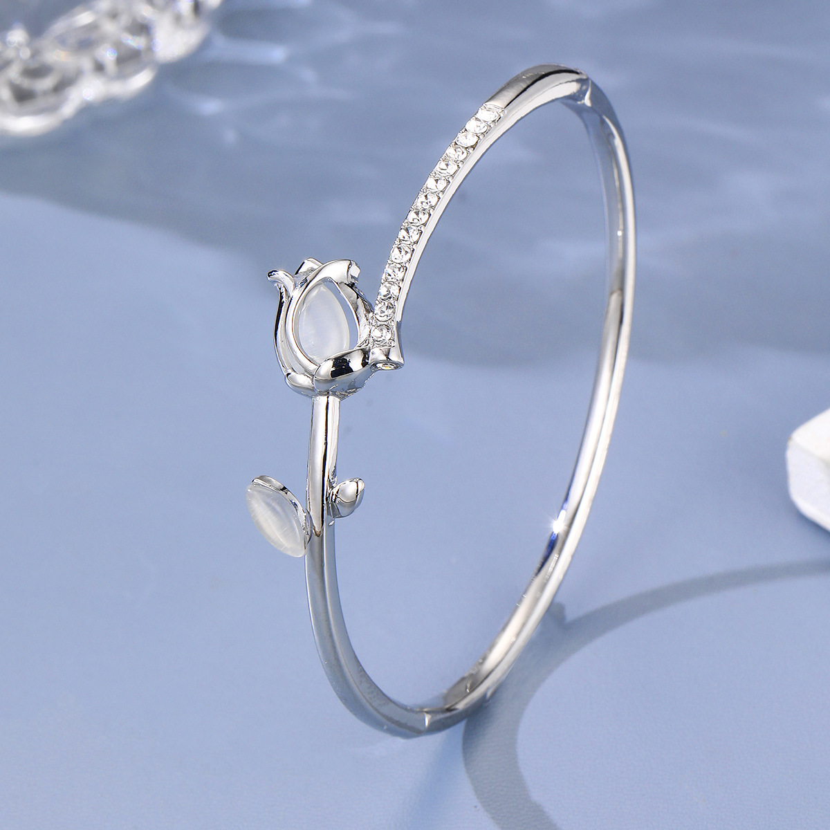 Simple Style Classic Style Rose Alloy Bangles Wholesale display picture 3