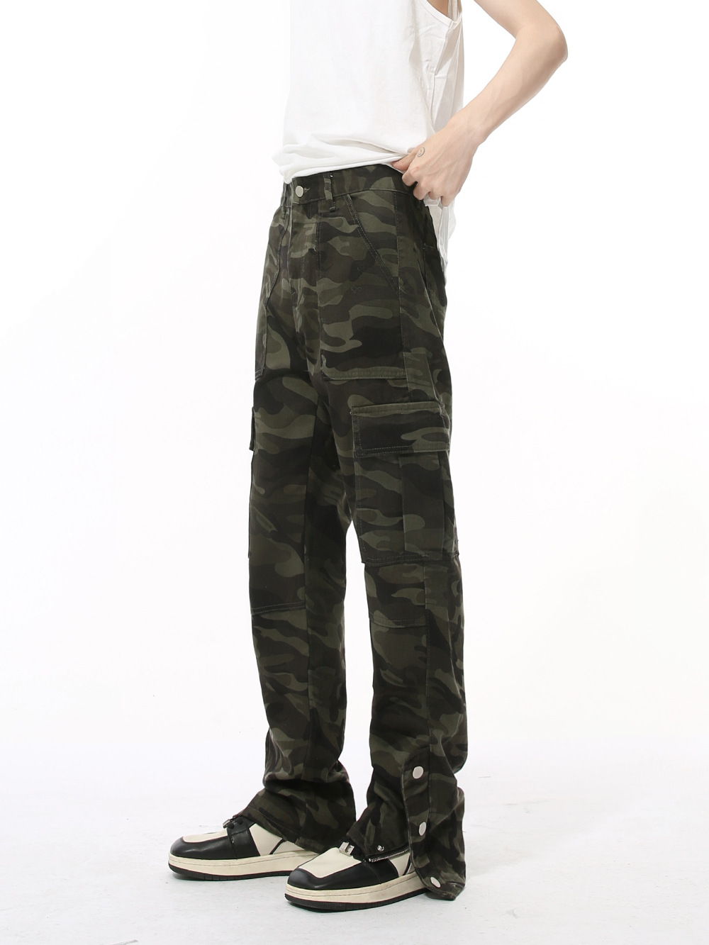 MTLCLOTHES Hombres| Otoño nuevo retro retro calles botones de fila pantalones de camuflaje pie cremallera herramienta jeans hombre