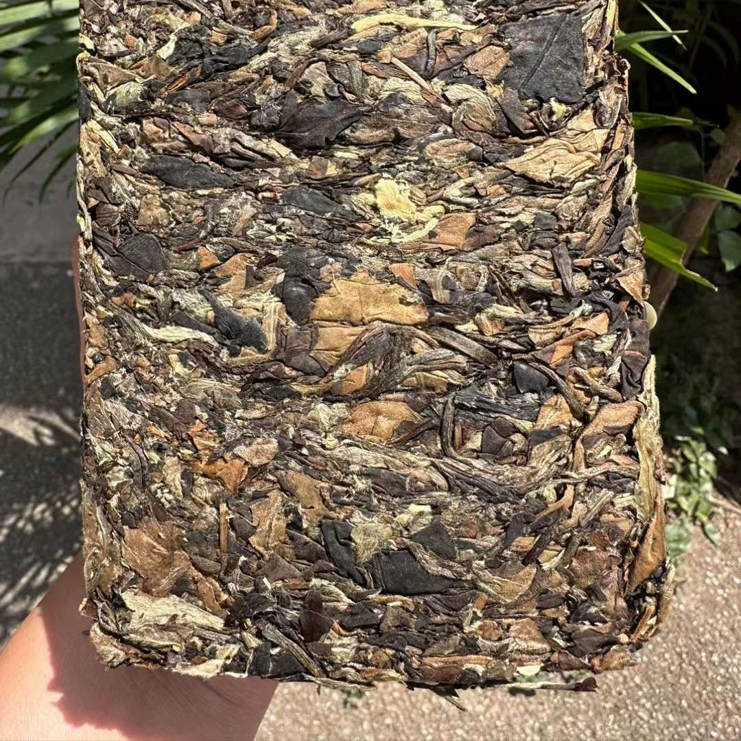 Белый чай Фудинг, белый чай из Юньнани, золотой прессованный чай в брикетах, рассыпной, для похудения, распродажа, 440 г, выдержанный старый белый чай, прессованный чай в брикетах