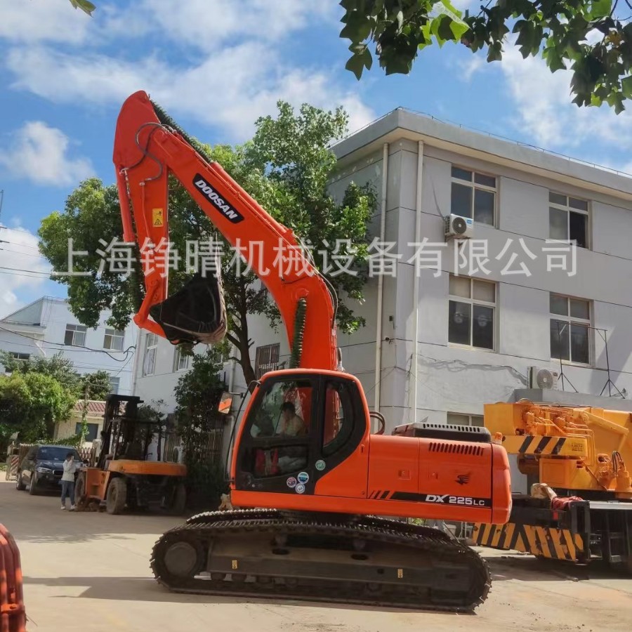 现货 Export出口出售二手斗山DX225LC挖掘机现代